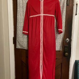 formfit rogers size small red nightgown